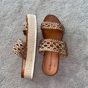 Platform sandals size 7